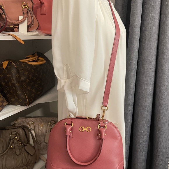 ❤️Salvatore Ferragamo BB Alma two way❤️ - Picture 16 of 16